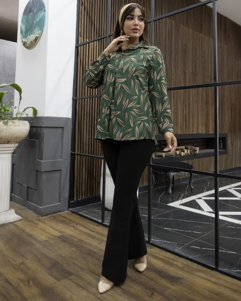 IMG_20250816_220931_239 شومیز دلارا کرپ بوگاتی | خرید شومیز زنانه خنک و شیک تابستانی - تصویر 1